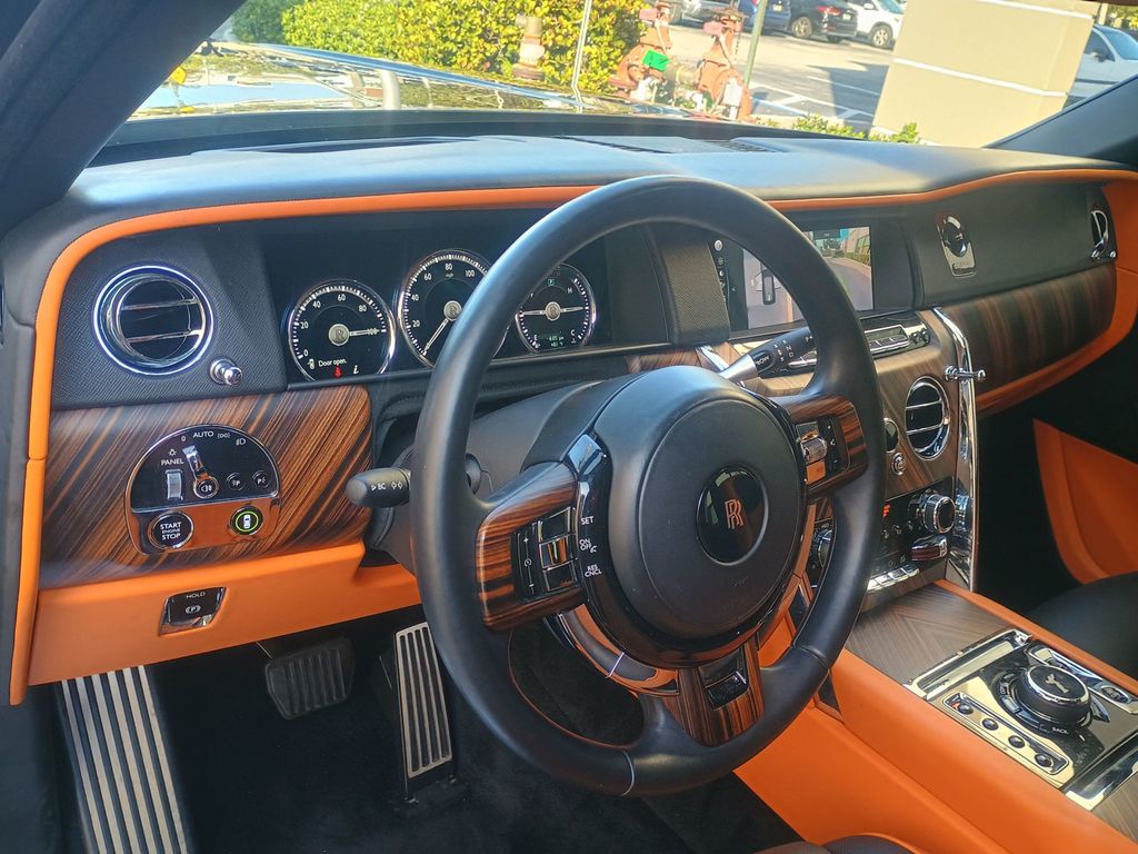 2020 Rolls-Royce Cullinan  Sport Utility Clean Carfax - 22987745 - 10