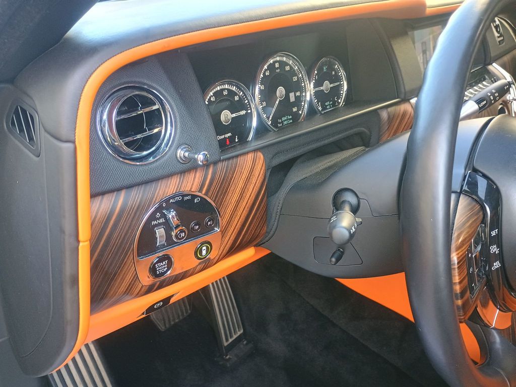 2020 Rolls-Royce Cullinan  Sport Utility Clean Carfax - 22987745 - 11