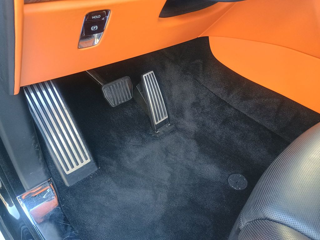 2020 Rolls-Royce Cullinan  Sport Utility Clean Carfax - 22987745 - 12