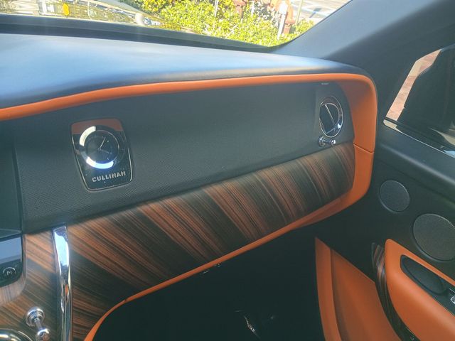 2020 Rolls-Royce Cullinan  Sport Utility Clean Carfax - 22987745 - 17