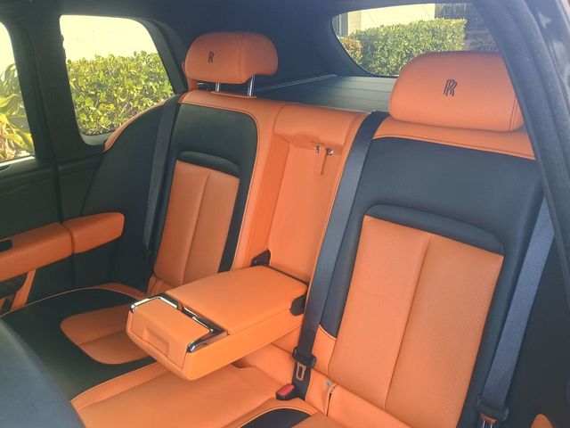 2020 Rolls-Royce Cullinan  Sport Utility Clean Carfax - 22987745 - 24
