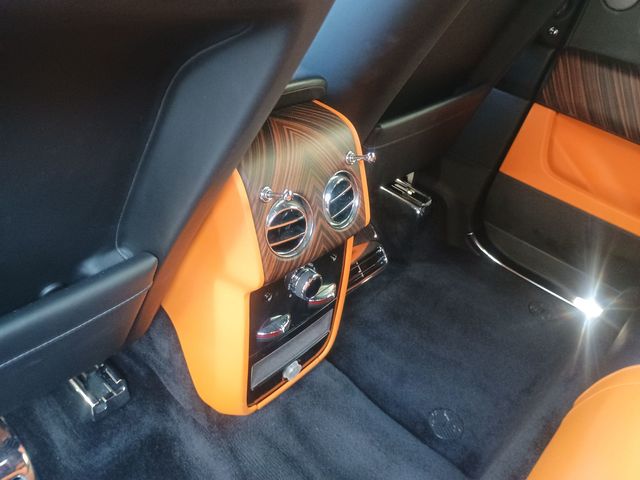 2020 Rolls-Royce Cullinan  Sport Utility Clean Carfax - 22987745 - 29