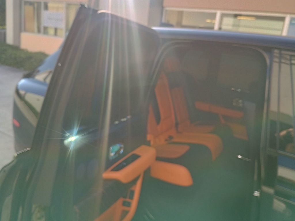 2020 Rolls-Royce Cullinan  Sport Utility Clean Carfax - 22987745 - 30