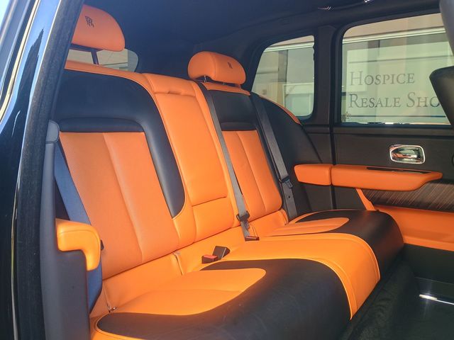 2020 Rolls-Royce Cullinan  Sport Utility Clean Carfax - 22987745 - 32