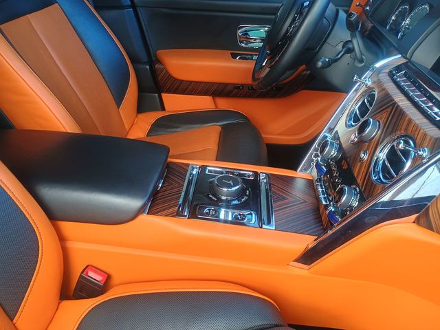 2020 Rolls-Royce Cullinan  Sport Utility Clean Carfax - 22987745 - 35