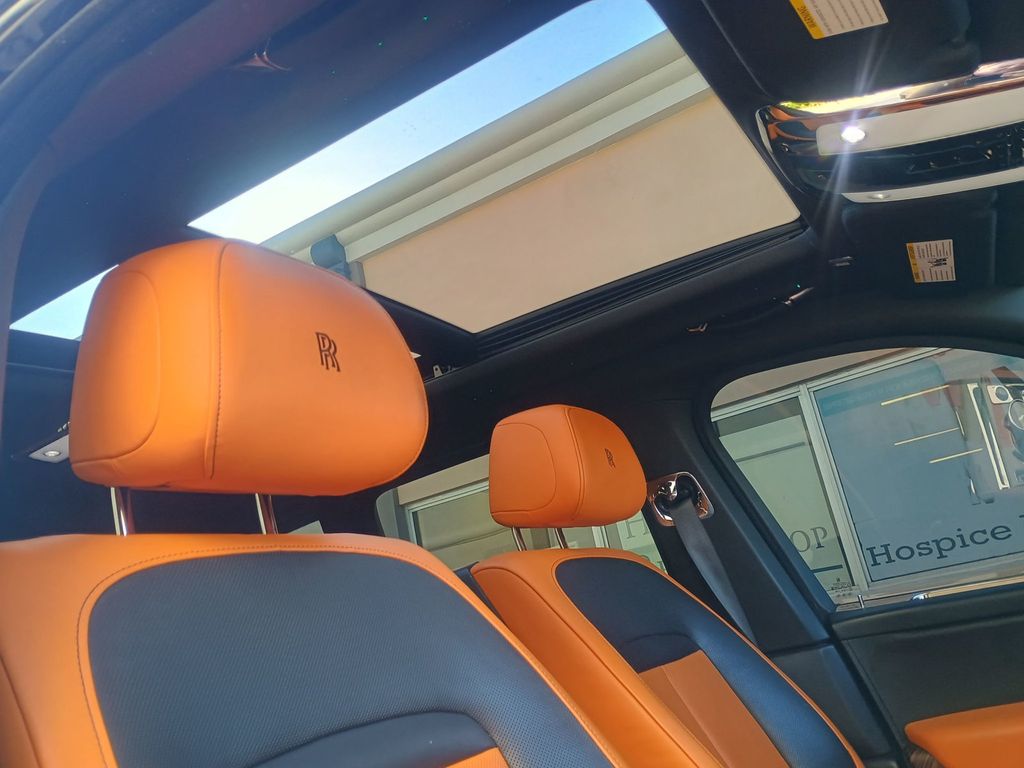 2020 Rolls-Royce Cullinan  Sport Utility Clean Carfax - 22987745 - 36