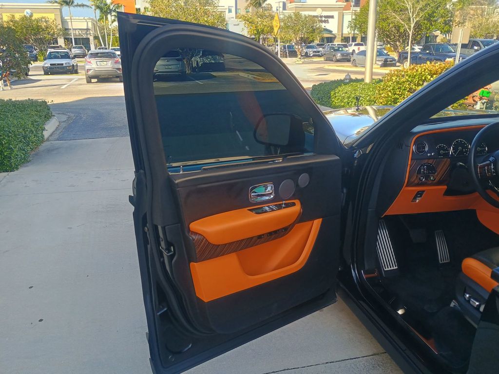 2020 Rolls-Royce Cullinan  Sport Utility Clean Carfax - 22987745 - 6