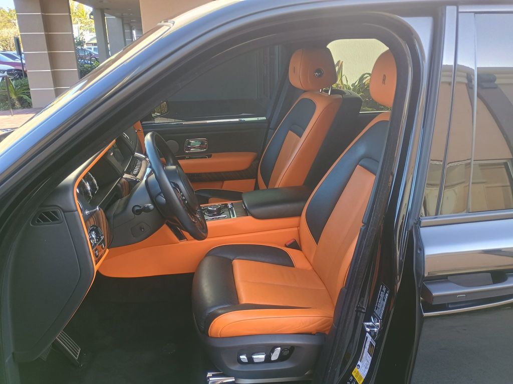 2020 Rolls-Royce Cullinan  Sport Utility Clean Carfax - 22987745 - 7