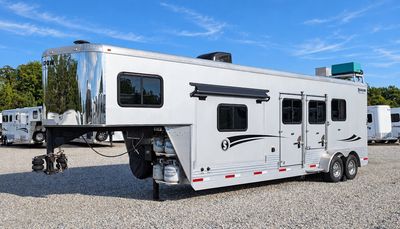 2020 Shadow 2 Horse Straight Load w 9 foot Living Quarters