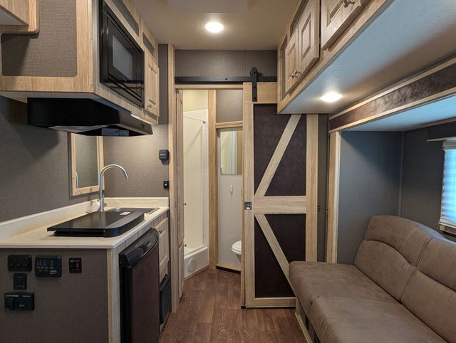 2020 Shadow 2 Horse Straight Load w 9 foot Living Quarters  - 23097463 - 11