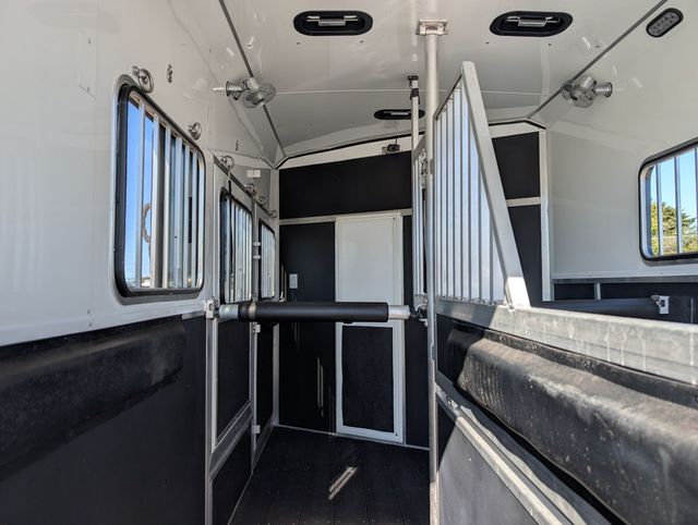 2020 Shadow 2 Horse Straight Load w 9 foot Living Quarters  - 23097463 - 6