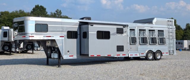 2020 SMC 4 Horse Slant Load with 16' Living Quarters  - 22562539 - 1