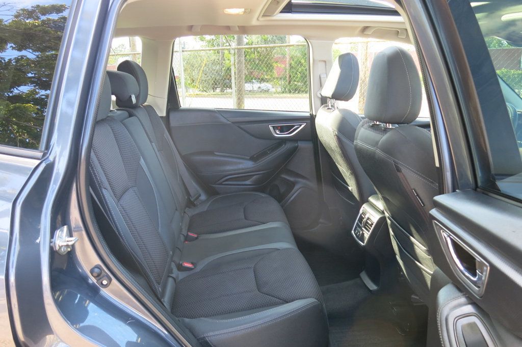 2020 Subaru Forester 2.5i Premium photo 14