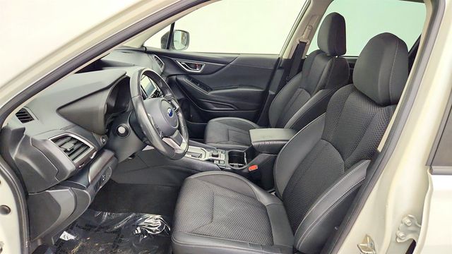 2020 Subaru Forester 2.5i Premium w/ Driver Assist Technology & Keyless Access - 23030952 - 19