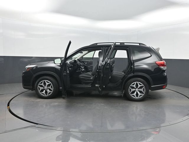 2020 Subaru Forester Premium CVT - 23044857 - 40