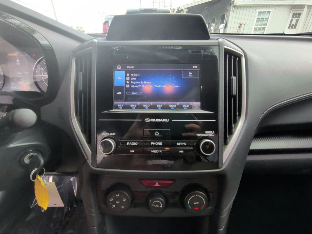 Subaru Impreza 5-door CVT photo 17