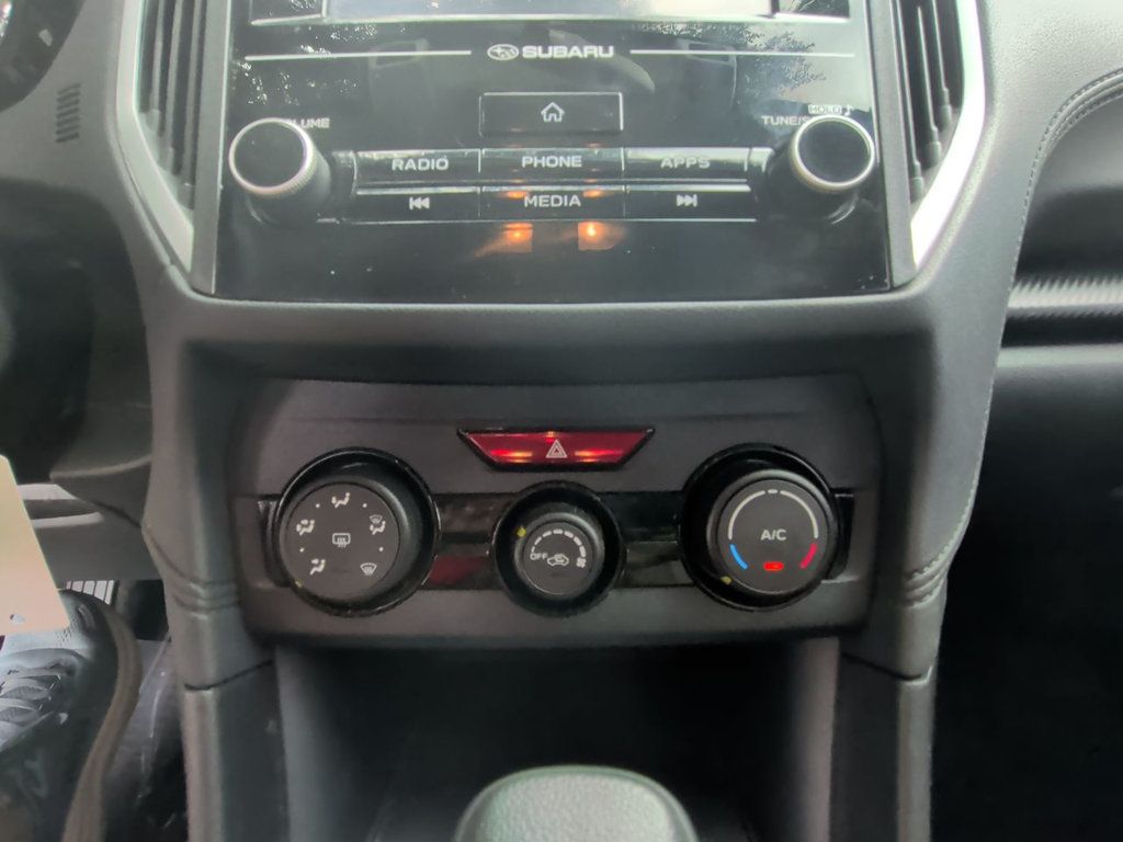 Subaru Impreza 5-door CVT photo 20