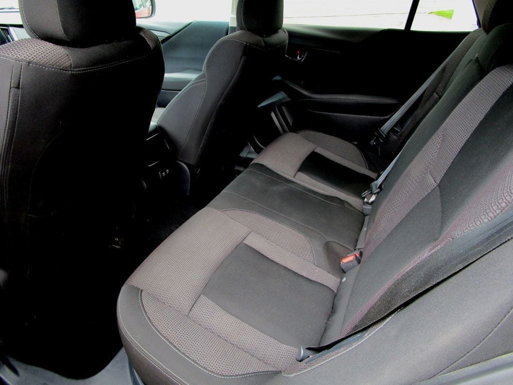 2020 Subaru Outback 2.5i Premium photo 17
