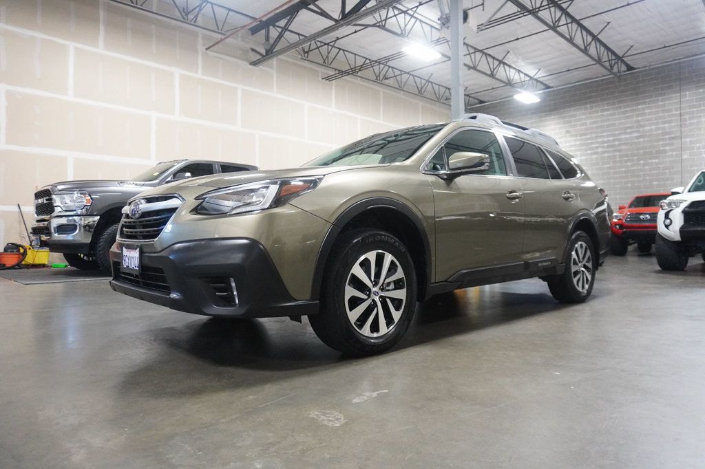 2020 Subaru Outback Premium photo 2