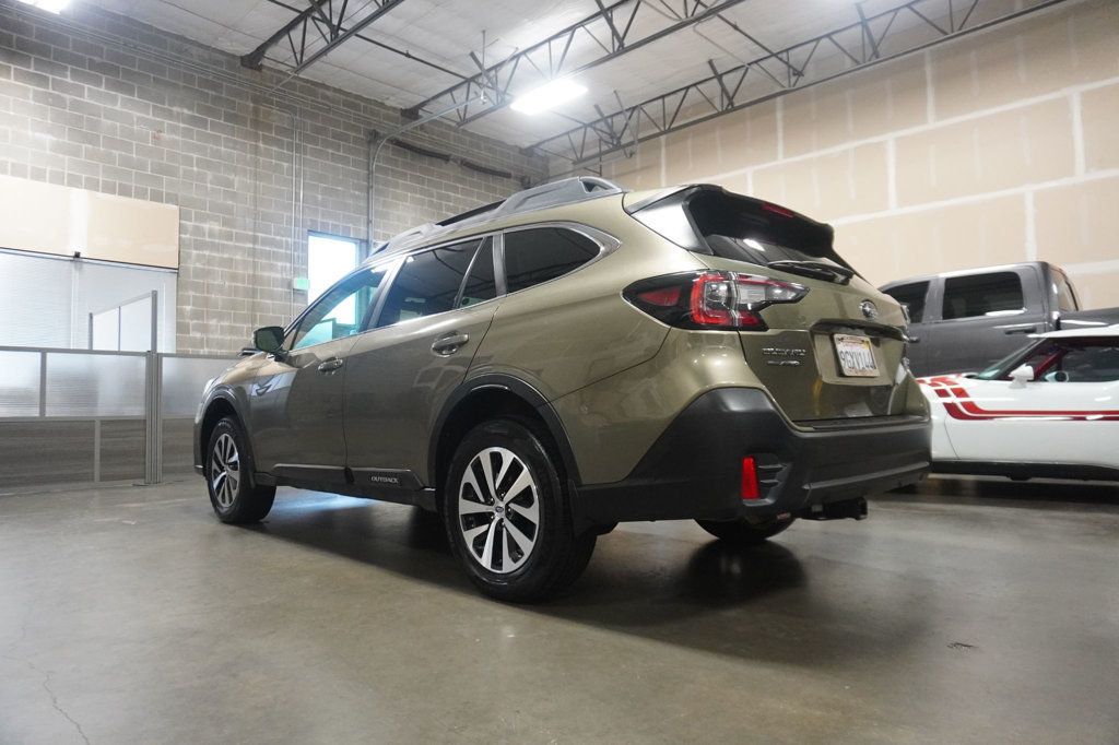 2020 Subaru Outback Premium photo 3