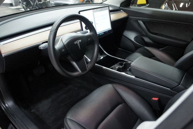 2020 Tesla Model 3 Immaculate ,Roof Racks Installed! - 23093061 - 24