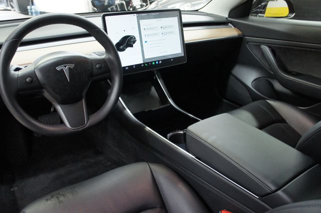 2020 Tesla Model 3 Immaculate ,Roof Racks Installed! - 23093061 - 28