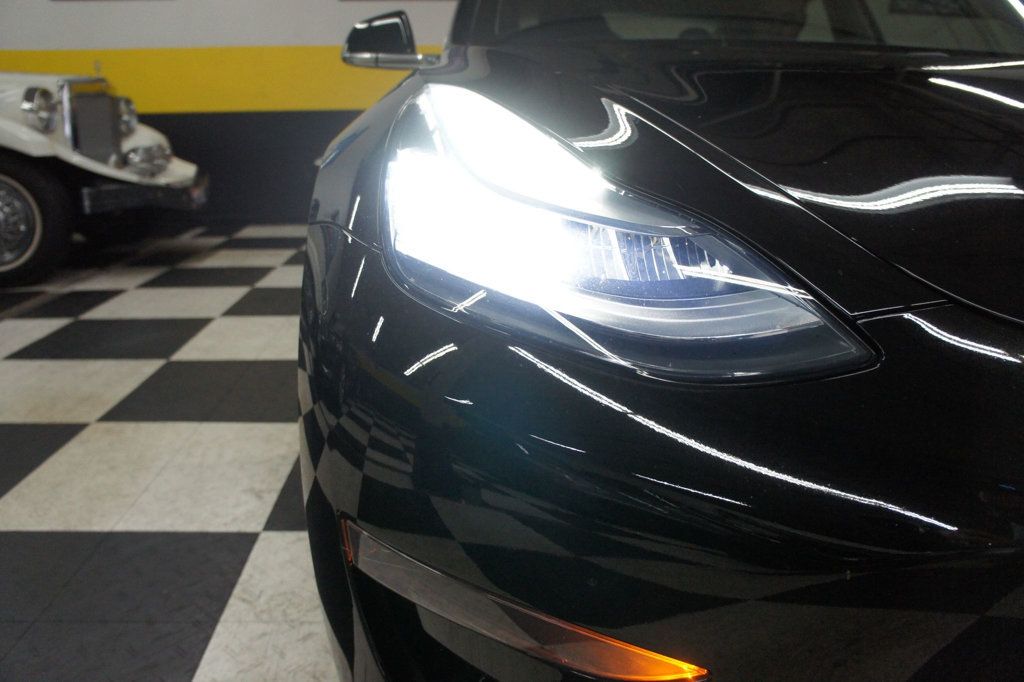 2020 Tesla Model 3 Immaculate ,Roof Racks Installed! - 23093061 - 33