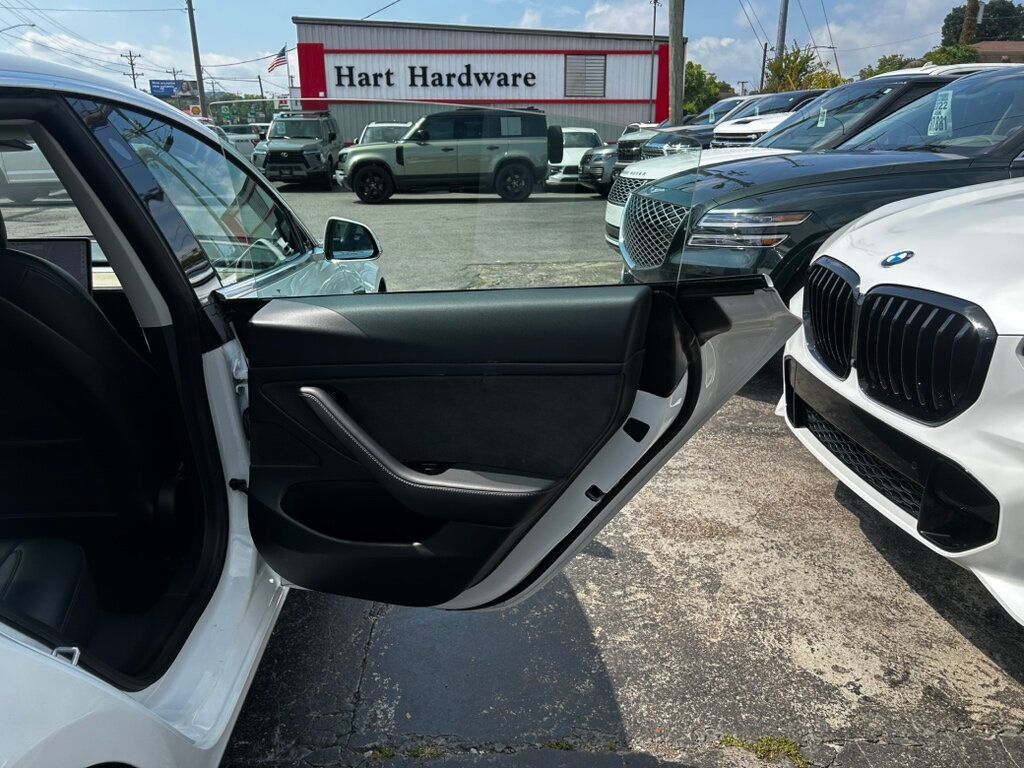 2020 Tesla Model 3 photo 15
