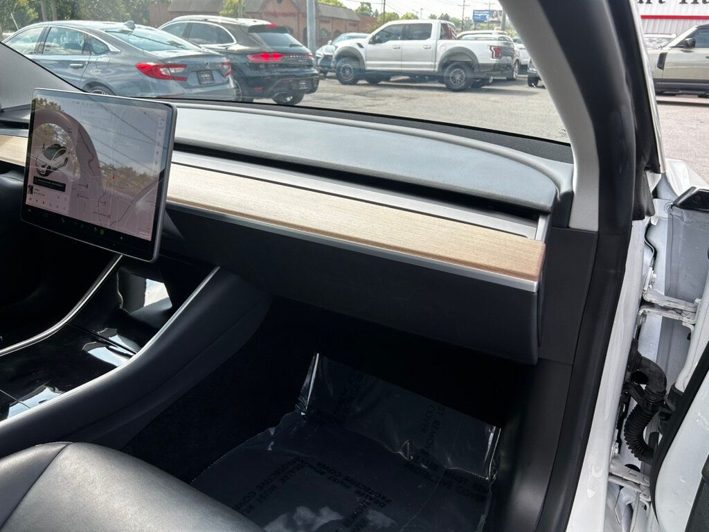 2020 Tesla Model 3 photo 20