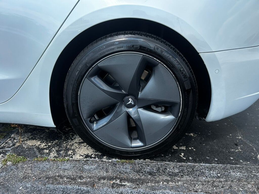 2020 Tesla Model 3 photo 27
