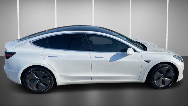 2020 Tesla Model 3 Long Range AWD - 23061314 - 3