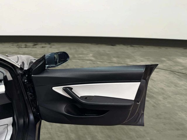 2020 Tesla Model 3 Long Range AWD - 23050437 - 19