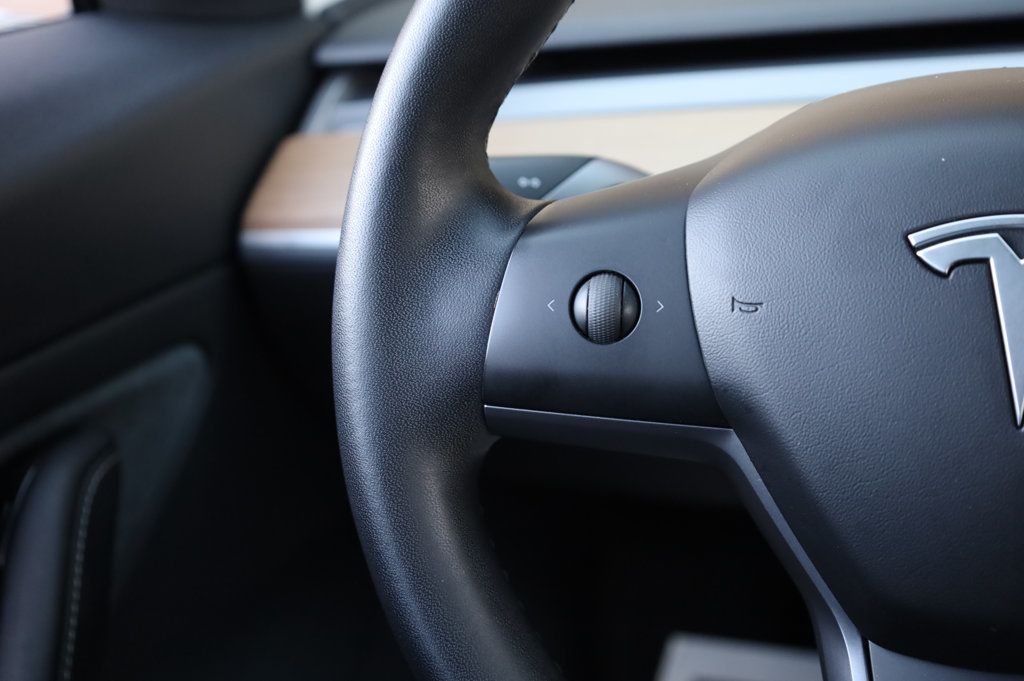 2020 Tesla Model 3 Long Range photo 26