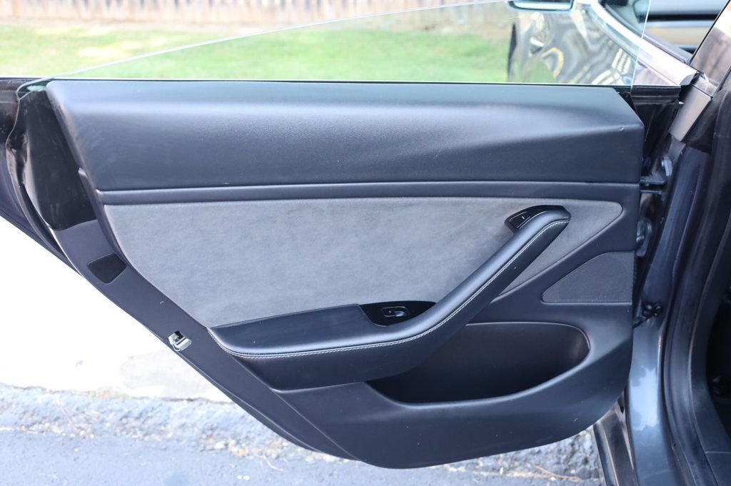 2020 Tesla Model 3 Long Range photo 16