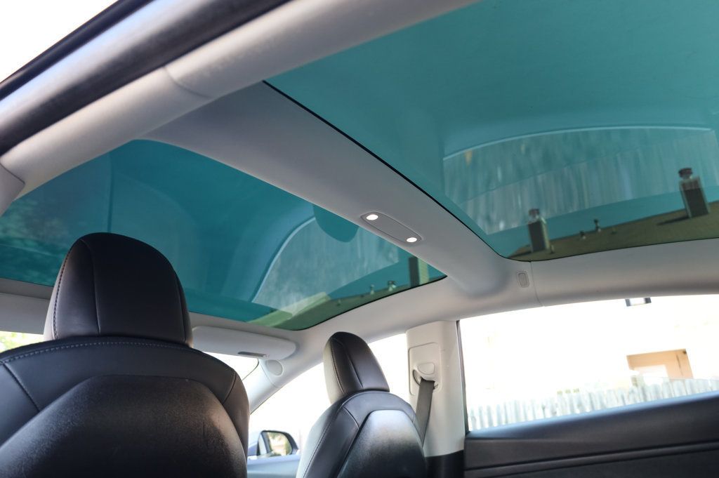 2020 Tesla Model 3 Long Range photo 17
