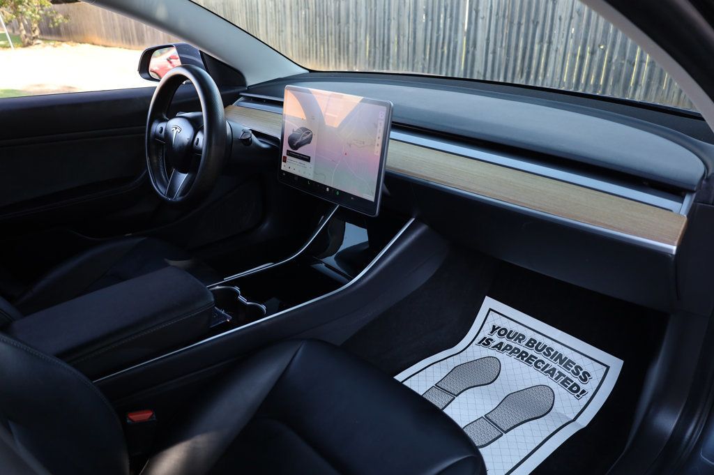 2020 Tesla Model 3 Long Range photo 28