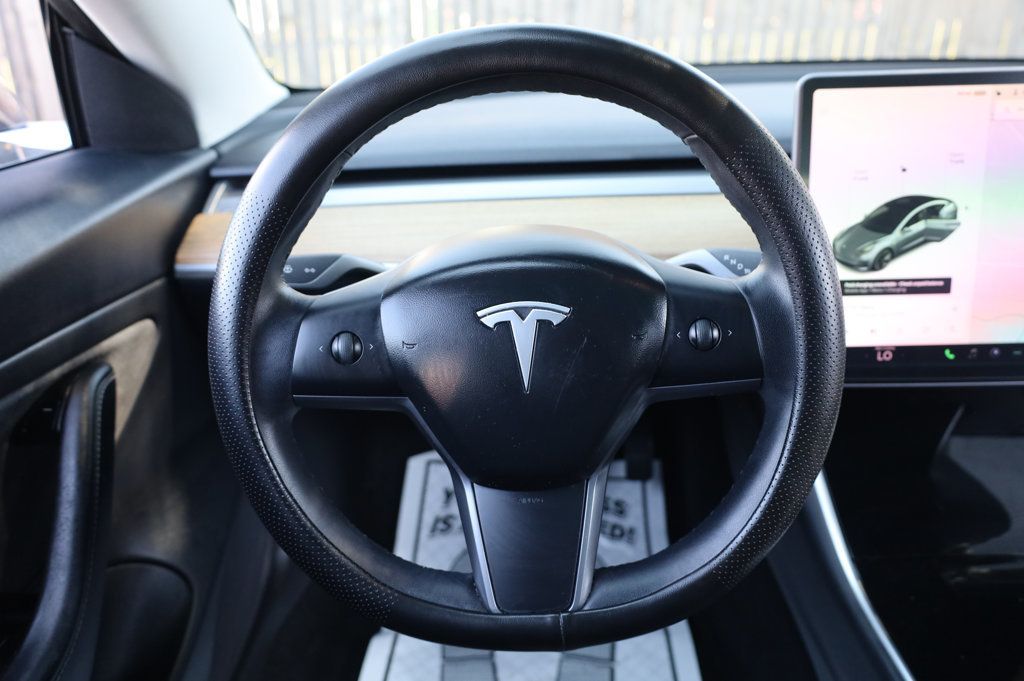 2020 Tesla Model 3 Long Range photo 30