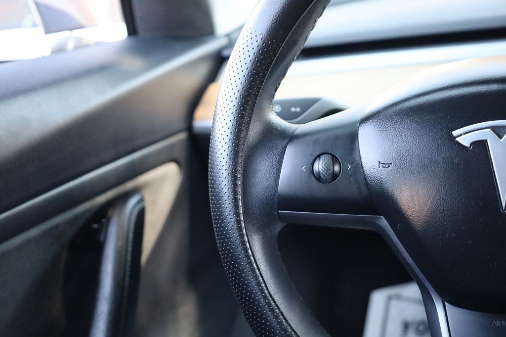 2020 Tesla Model 3 Long Range photo 31