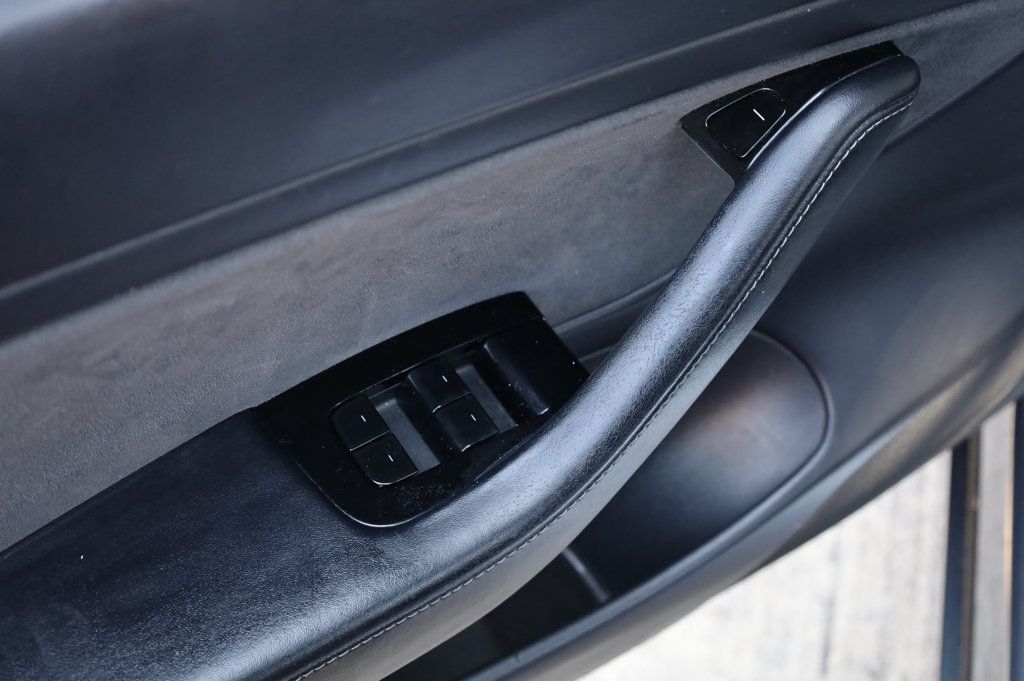 2020 Tesla Model 3 Long Range photo 33