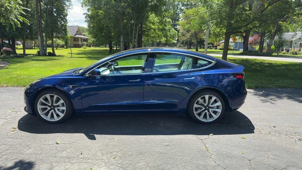 2020 Tesla Model 3 Long Range AWD - 23069670 - 1