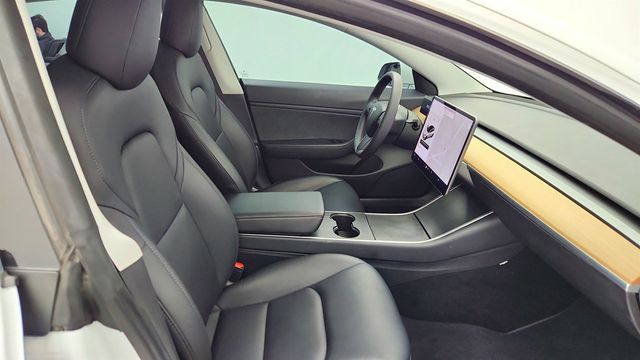 2020 Tesla Model 3 Long Range AWD - 23011421 - 28