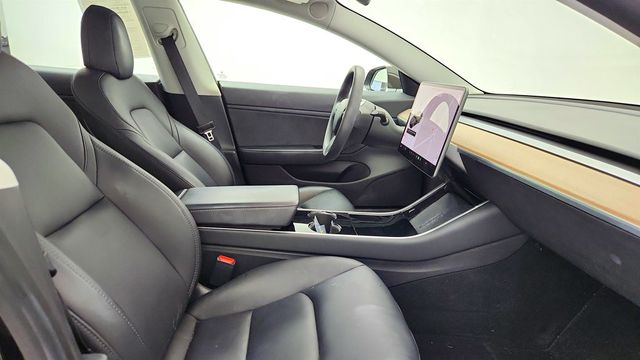 2020 Tesla Model 3 Long Range AWD w/ 19'' Wheels & Roof Rack - 23011552 - 24