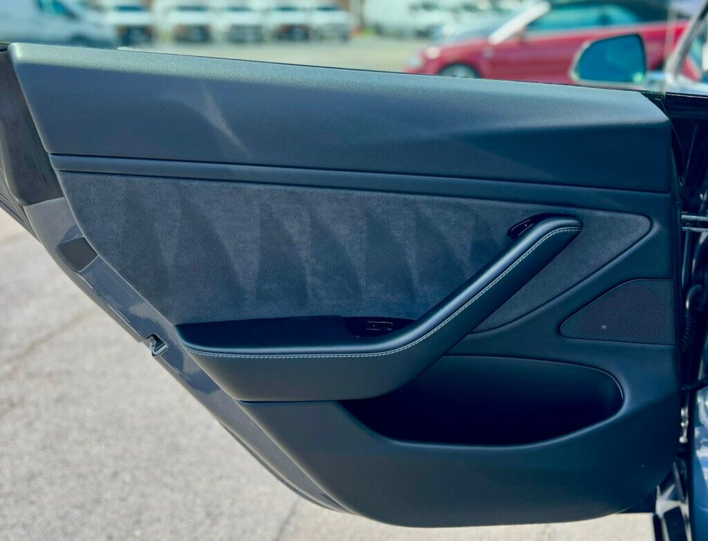 2020 Tesla Model 3 Performance photo 11