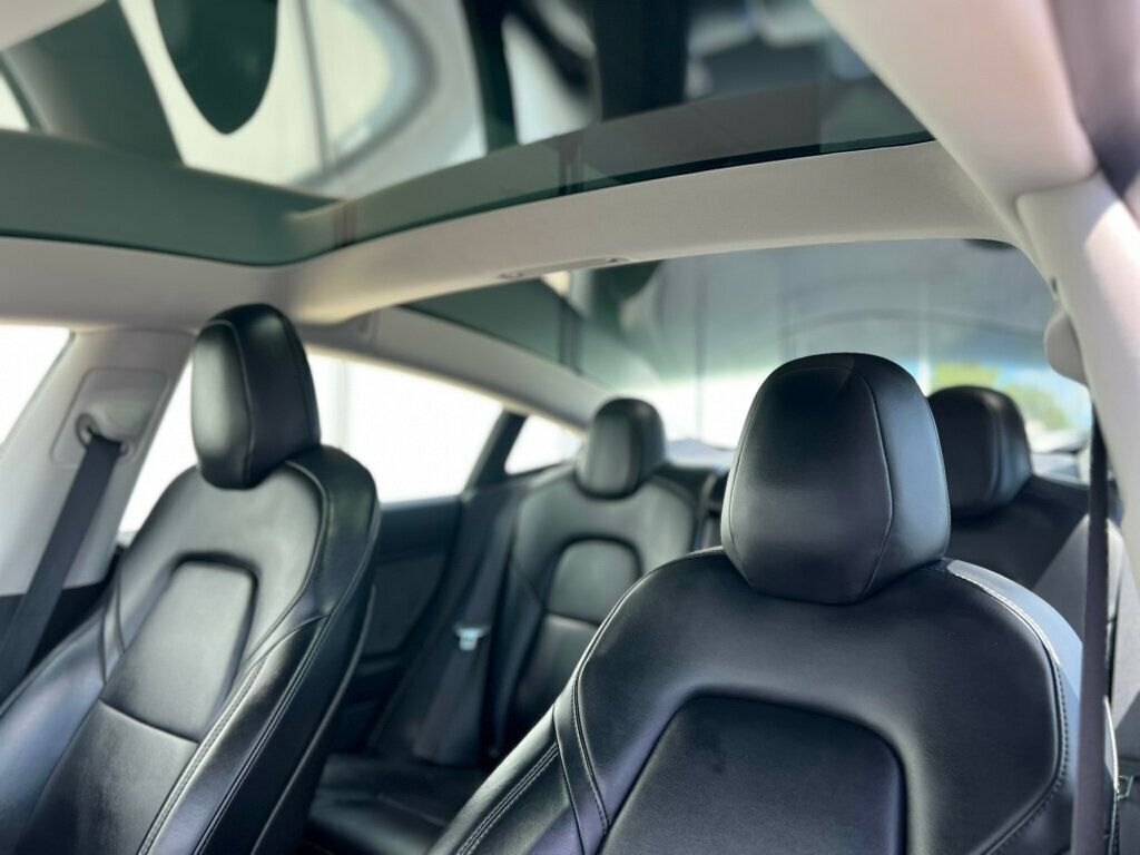 2020 Tesla Model 3 Performance photo 20