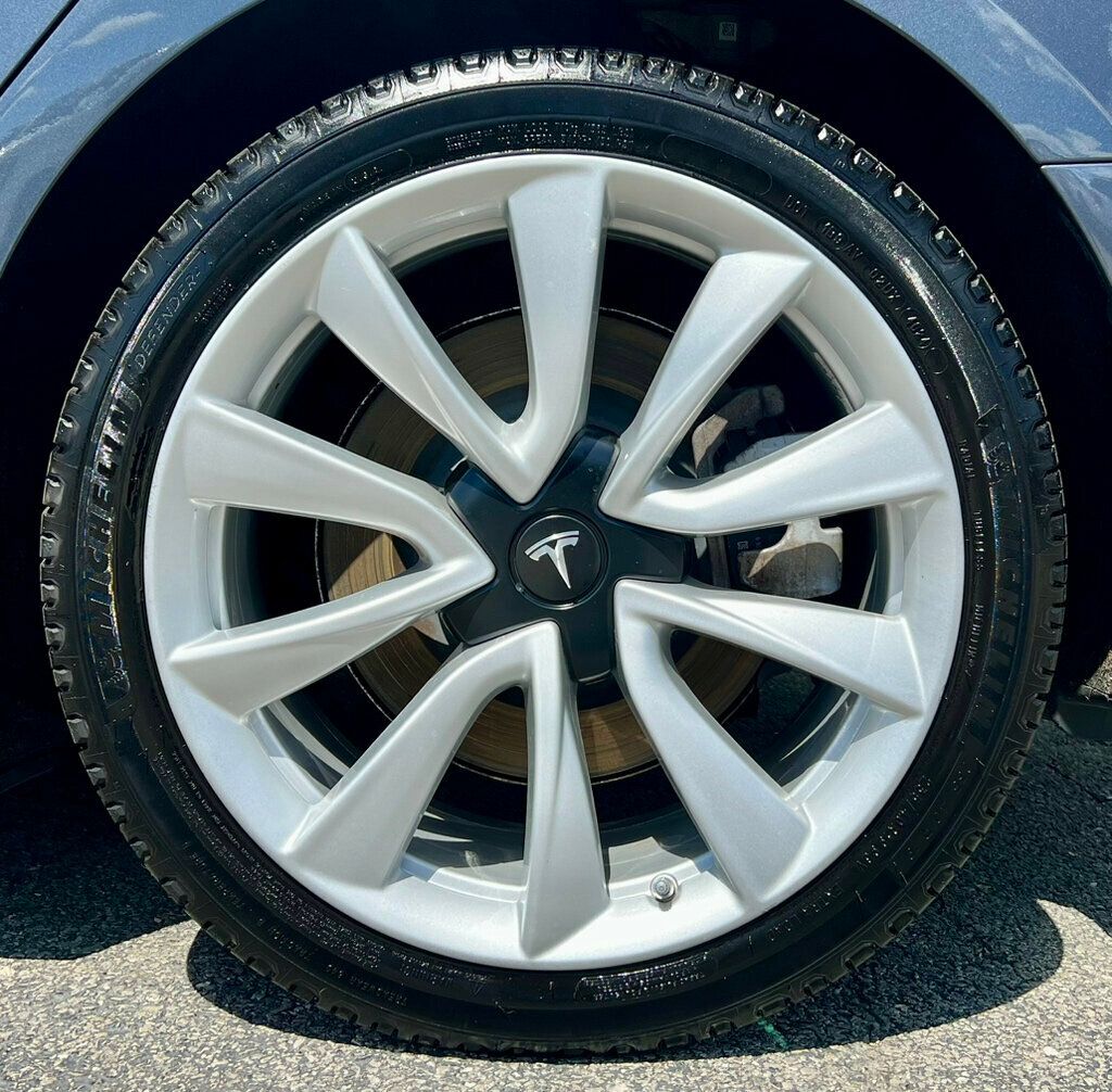 2020 Tesla Model 3 Performance photo 21