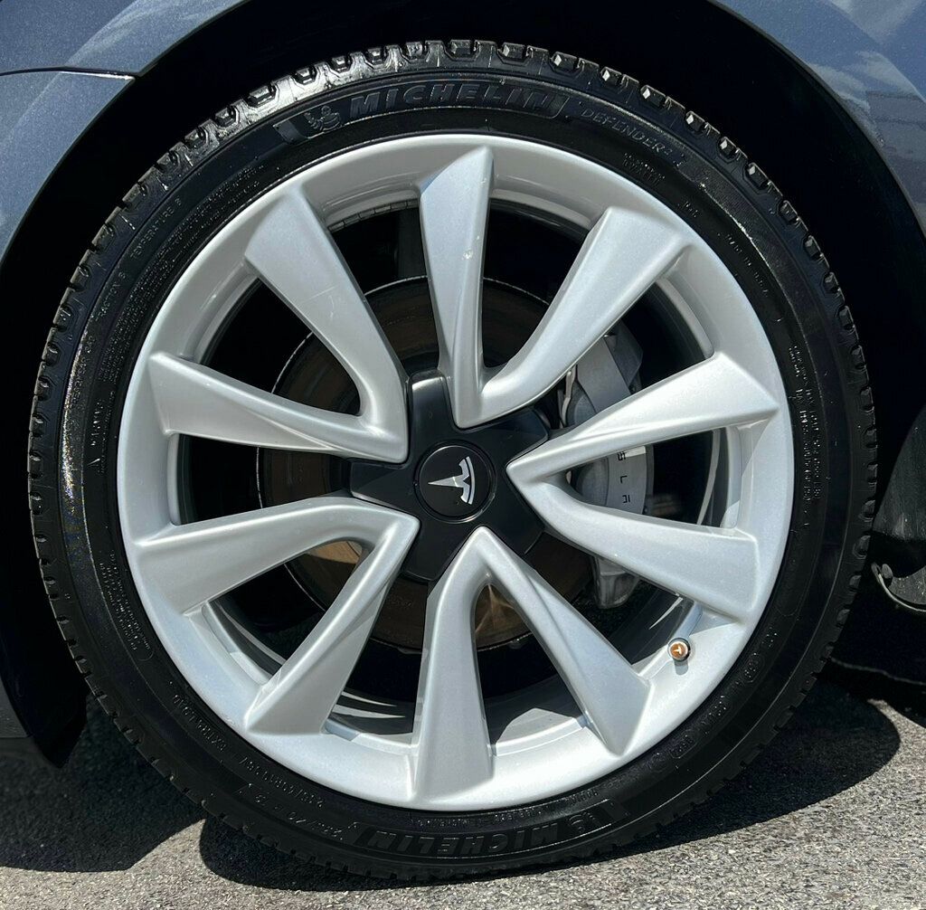 2020 Tesla Model 3 Performance photo 22