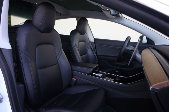 2020 Tesla Model 3 Standard Range Plus - 23069691 - 24