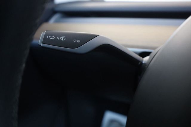 2020 Tesla Model 3 Standard Range Plus - 23069691 - 30