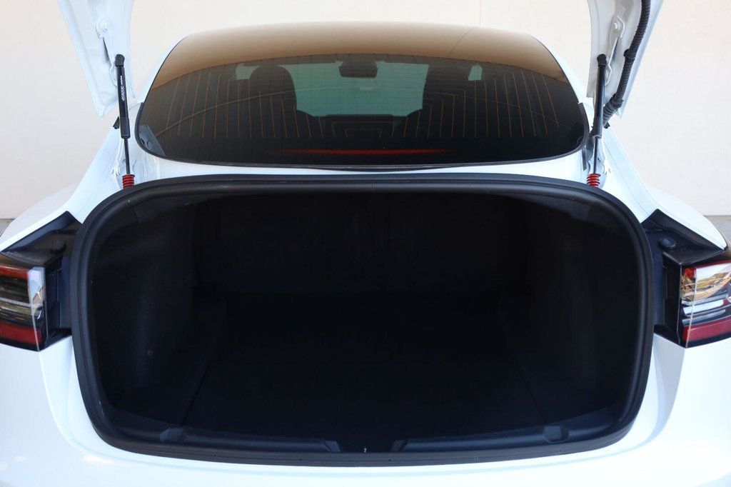 Tesla Model 3 photo 14