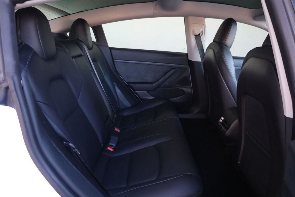 Tesla Model 3 photo 23